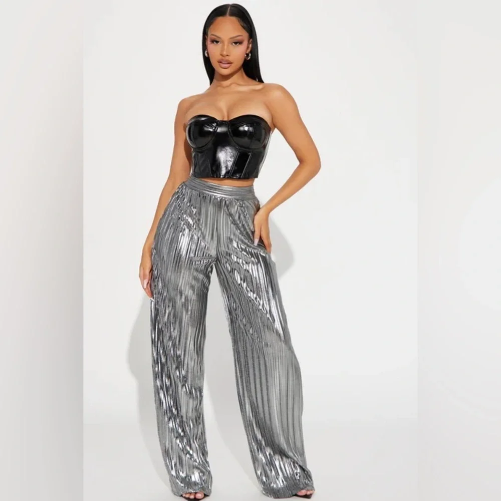 Party Up Metallic Plisse Pant - Silver - Picture 3 of 9